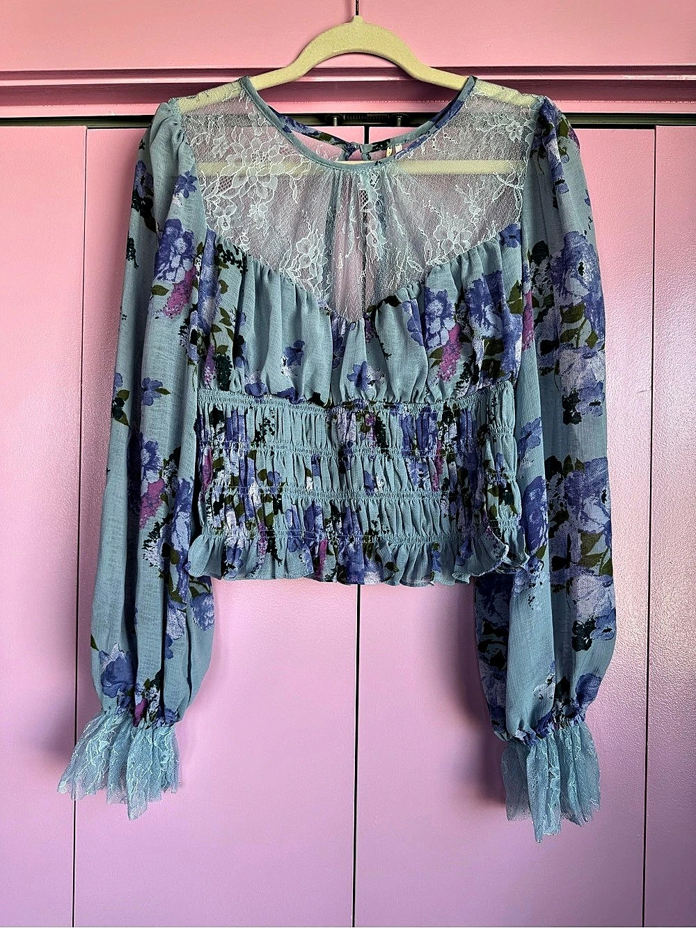 Free People Blue Combo Floral Lace Long Sleeve Smocked Top / Size L NWT